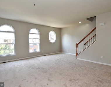 7810 Locust Leaf Lane - Photo Thumbnail 15