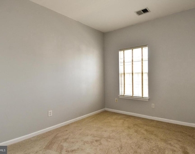 7810 Locust Leaf Lane - Photo Thumbnail 24