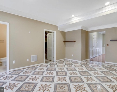 8482 Hallie Rose Street - Photo Thumbnail 17