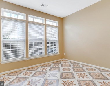 8482 Hallie Rose Street - Photo Thumbnail 19