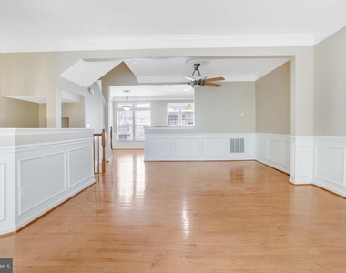 8482 Hallie Rose Street - Photo Thumbnail 6