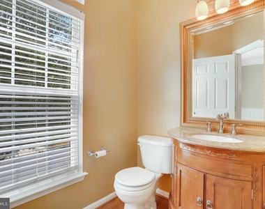 8482 Hallie Rose Street - Photo Thumbnail 11