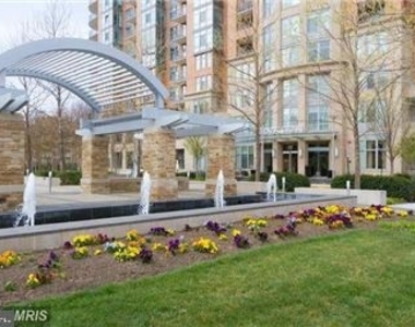 8220 Crestwood Heights Drive - Photo Thumbnail 13