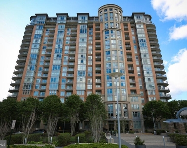 8220 Crestwood Heights Drive - Photo Thumbnail 9