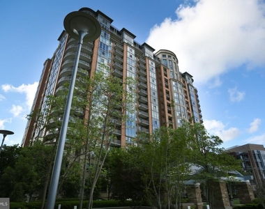 8220 Crestwood Heights Drive - Photo Thumbnail 8