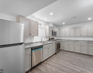 217 Bridgewater Drive - Photo Thumbnail 3