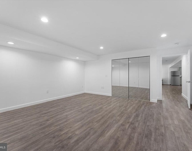 217 Bridgewater Drive - Photo Thumbnail 14