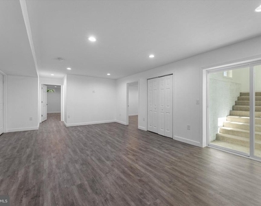 217 Bridgewater Drive - Photo Thumbnail 8
