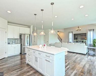 106 Alliance Court - Photo Thumbnail 2