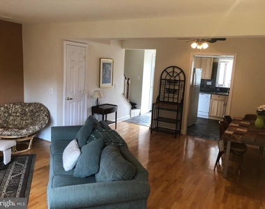 161 Leeds Court W - Photo Thumbnail 1