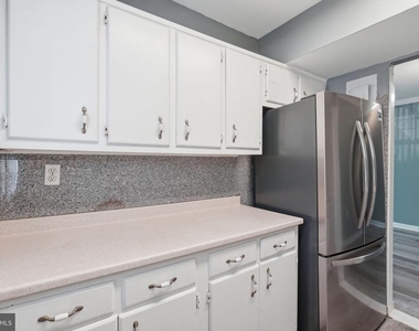 9453 Fairfax Boulevard - Photo Thumbnail 13