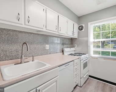 9453 Fairfax Boulevard - Photo Thumbnail 10