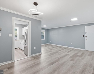 9453 Fairfax Boulevard - Photo Thumbnail 4