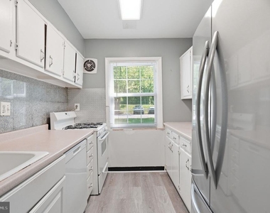 9453 Fairfax Boulevard - Photo Thumbnail 9