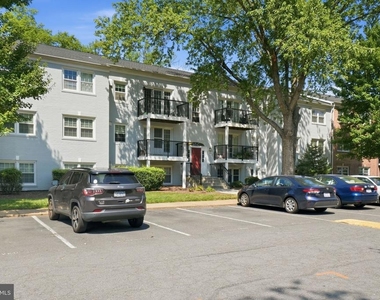 9453 Fairfax Boulevard - Photo Thumbnail 2