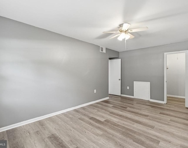 9453 Fairfax Boulevard - Photo Thumbnail 16