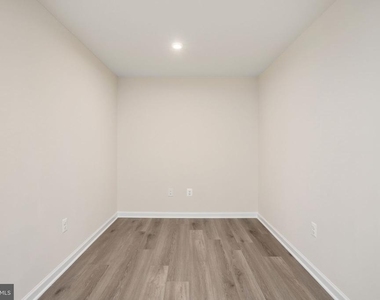 7263 Congressional Circle - Photo Thumbnail 7