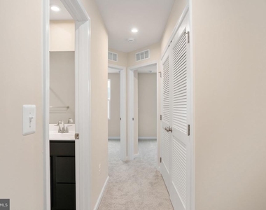 7263 Congressional Circle - Photo Thumbnail 23