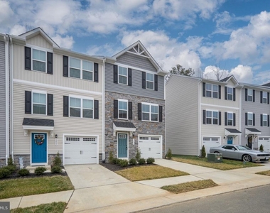 7263 Congressional Circle - Photo Thumbnail 2