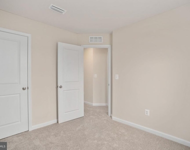 7263 Congressional Circle - Photo Thumbnail 28