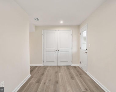 7263 Congressional Circle - Photo Thumbnail 8