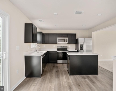 7263 Congressional Circle - Photo Thumbnail 15