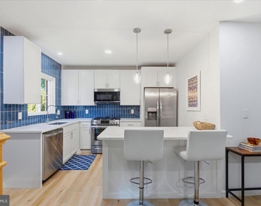 3454 Martha Custis Drive - Photo Thumbnail 12