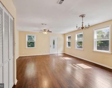 109 E Reed Avenue - Photo Thumbnail 8