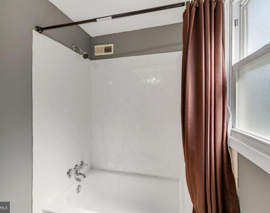 109 E Reed Avenue - Photo Thumbnail 7