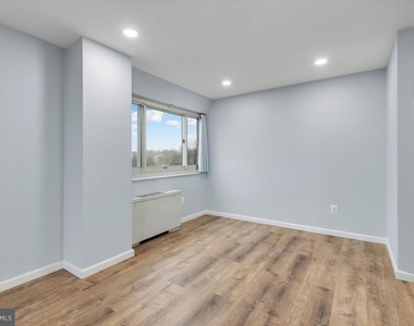 4520 King Street - Photo Thumbnail 25