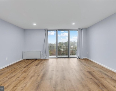 4520 King Street - Photo Thumbnail 19