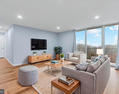 4520 King Street - Photo Thumbnail 2