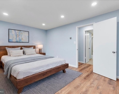 4520 King Street - Photo Thumbnail 8