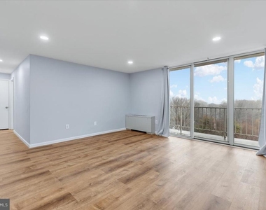 4520 King Street - Photo Thumbnail 18