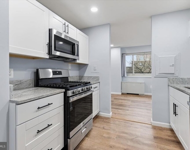 4520 King Street - Photo Thumbnail 14