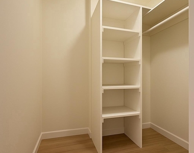 1121 Arlington Boulevard - Photo Thumbnail 9
