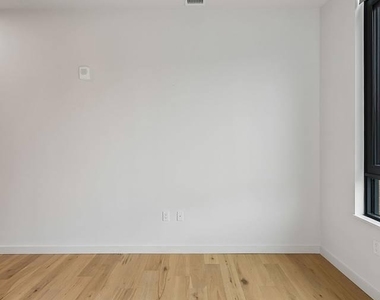 3130 Potomac Avenue - Photo Thumbnail 10
