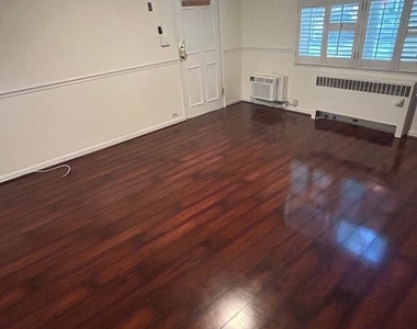 230 N Thomas Street N - Photo Thumbnail 2