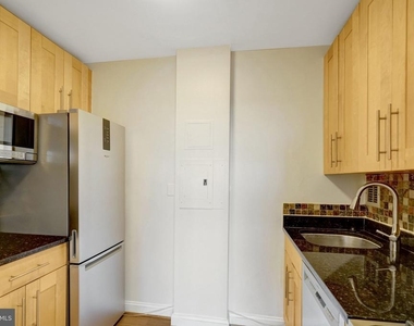 1021 Arlington Boulevard - Photo Thumbnail 13