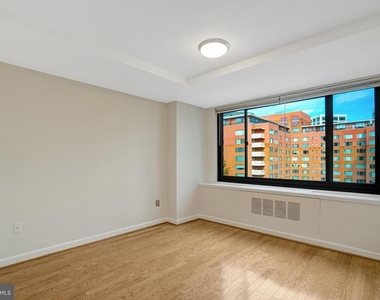 1021 Arlington Boulevard - Photo Thumbnail 19