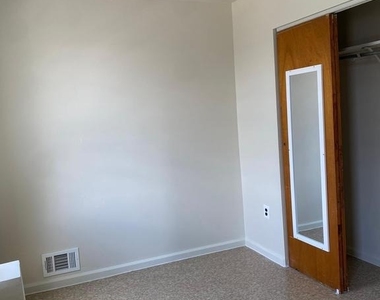 4517 N 20th Street - Photo Thumbnail 7
