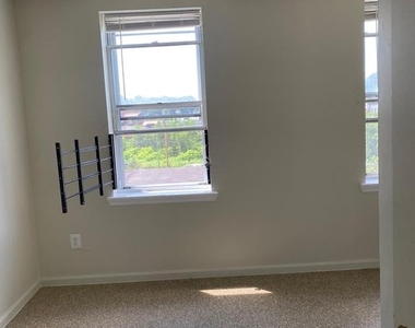 4517 N 20th Street - Photo Thumbnail 9