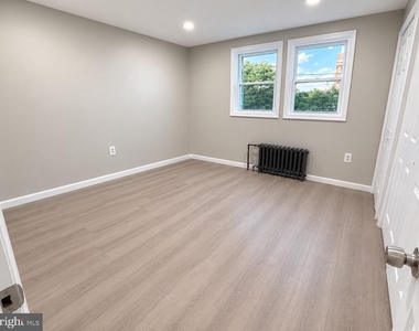 1322 S Newkirk Street - Photo Thumbnail 15