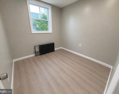 1322 S Newkirk Street - Photo Thumbnail 10