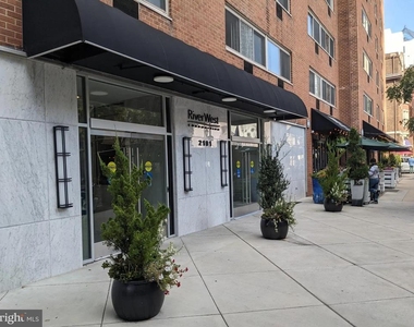 2101 Chestnut Street - Photo Thumbnail 7