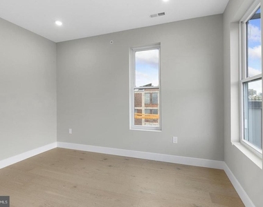 1343 Fitzwater Street - Photo Thumbnail 5