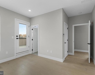 1343 Fitzwater Street - Photo Thumbnail 10