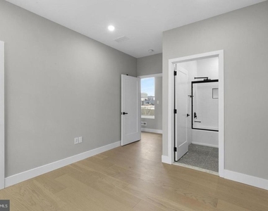 1343 Fitzwater Street - Photo Thumbnail 9