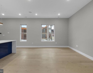 1343 Fitzwater Street - Photo Thumbnail 3