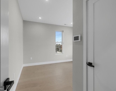 1343 Fitzwater Street - Photo Thumbnail 13